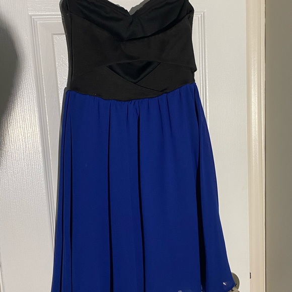 Strapless dress - Picture 2 of 3